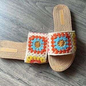 Crochet flips sz 7.5 never worn